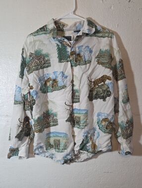 Womens White Safari Print Button-Up Shirt Top Zebra Lion Elephants Size Medium